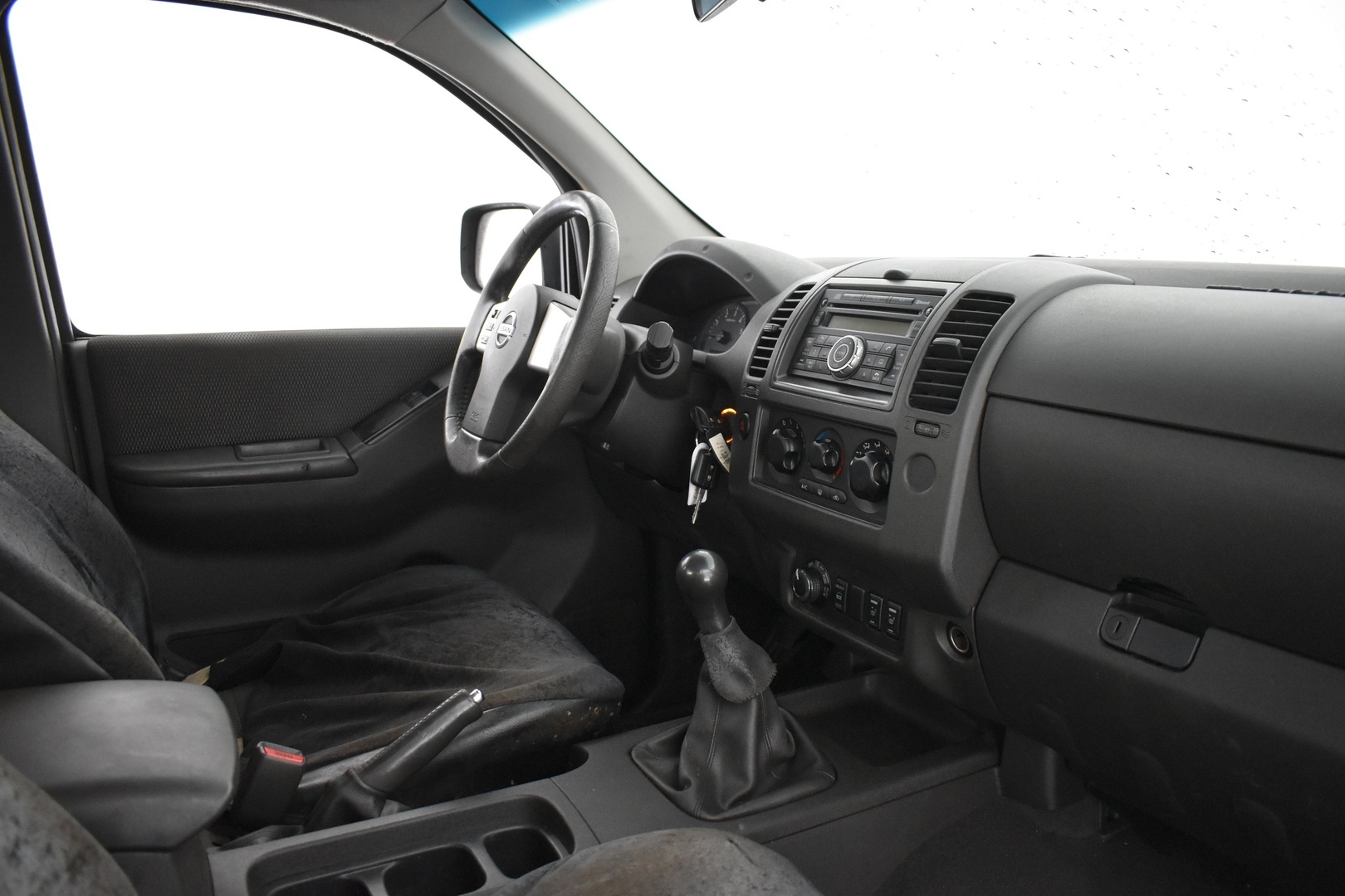 NISSAN Navara 2011