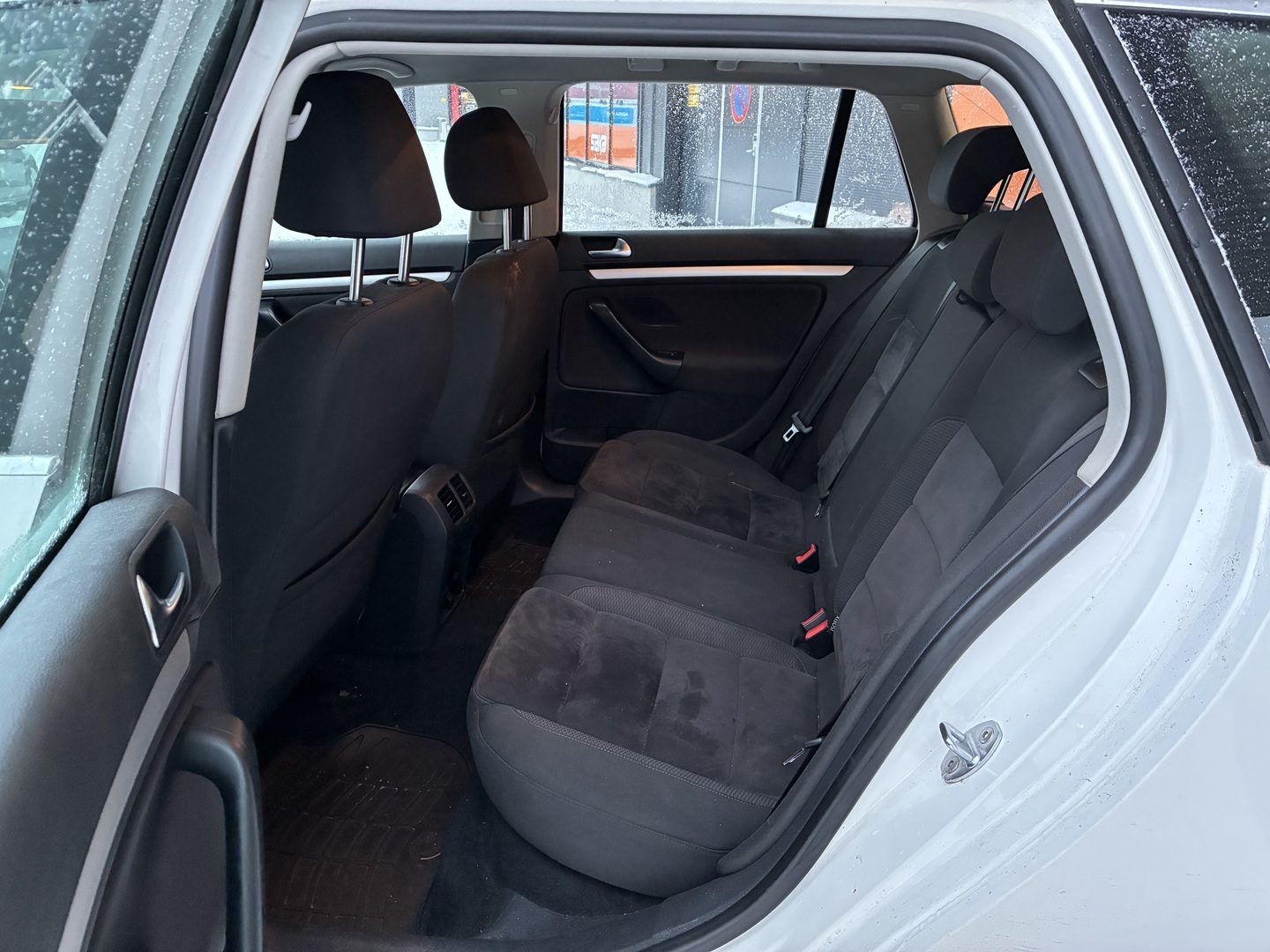 VOLKSWAGEN Golf 2012