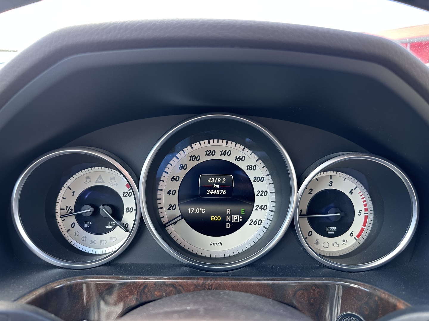 MERCEDES-BENZ E 2013