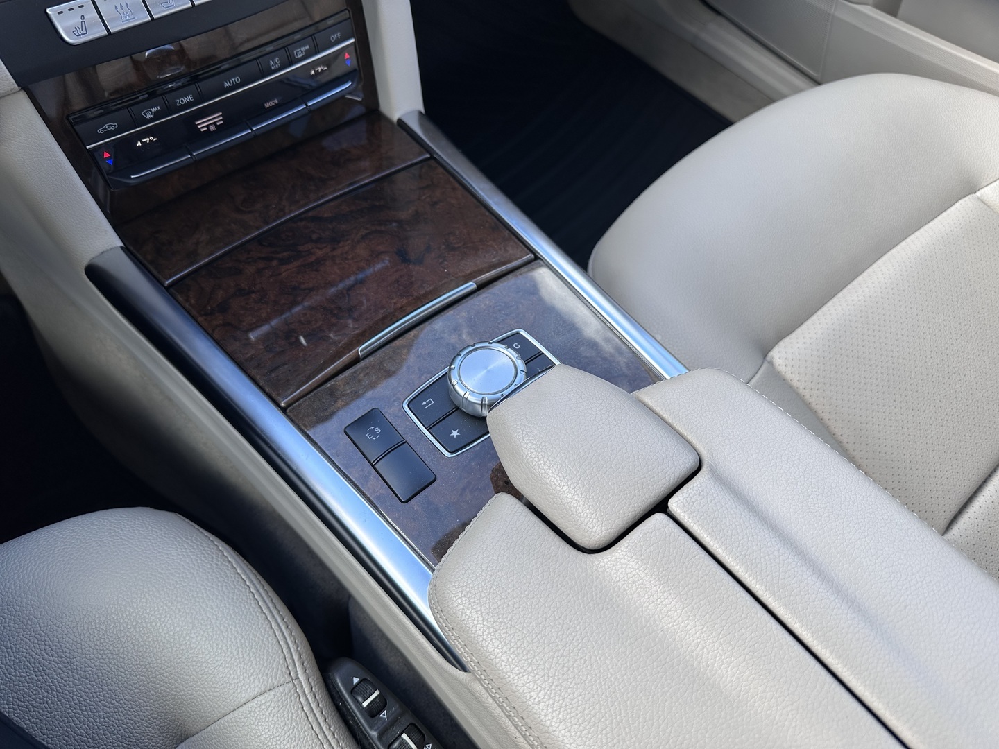 MERCEDES-BENZ E 2013