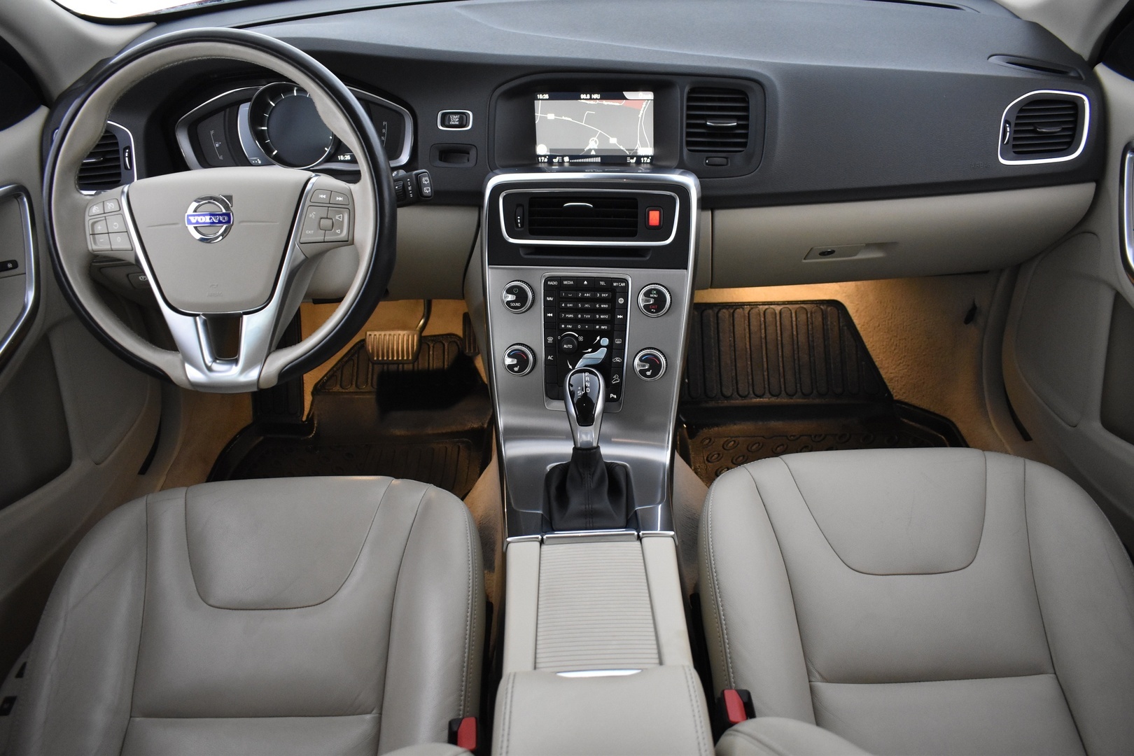 VOLVO V60 Cross Country 2018