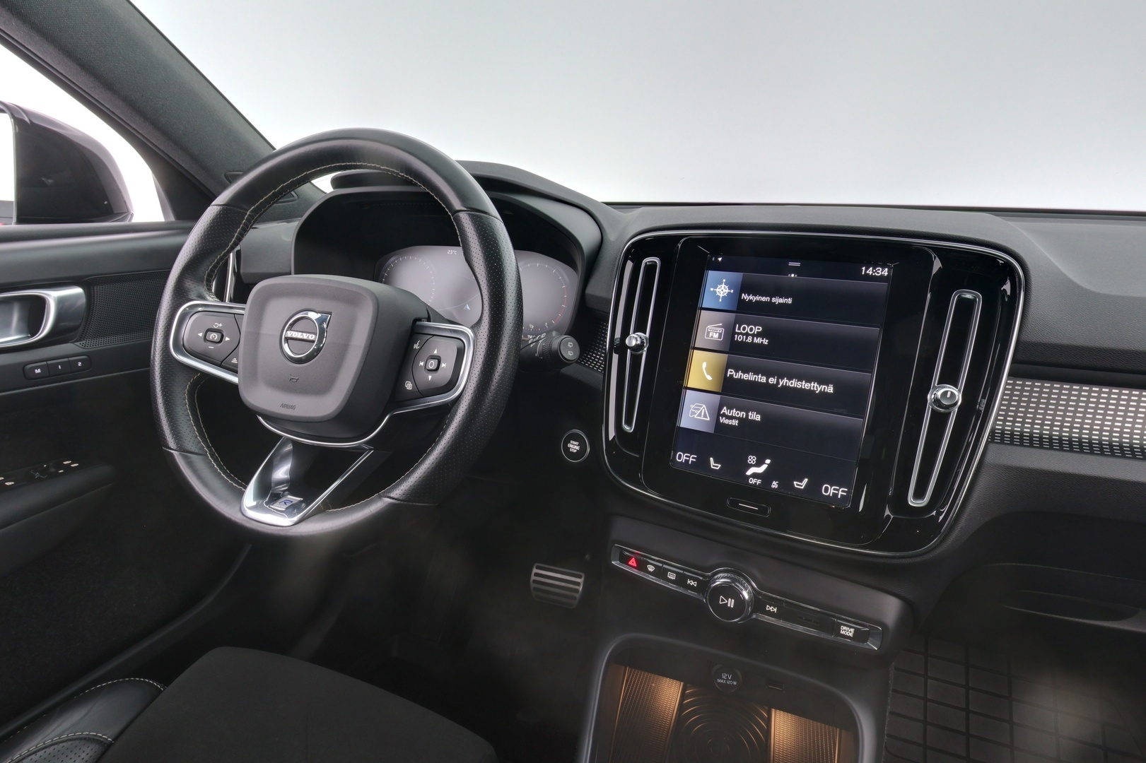 VOLVO XC40 2019