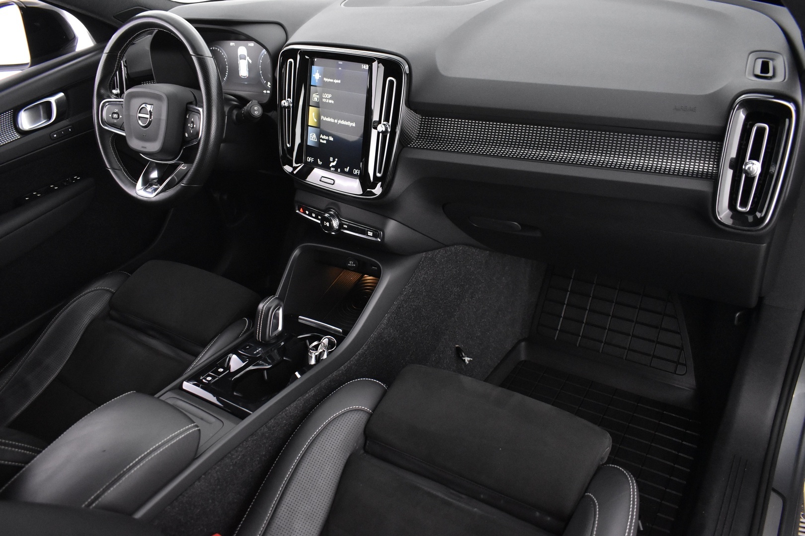VOLVO XC40 2019