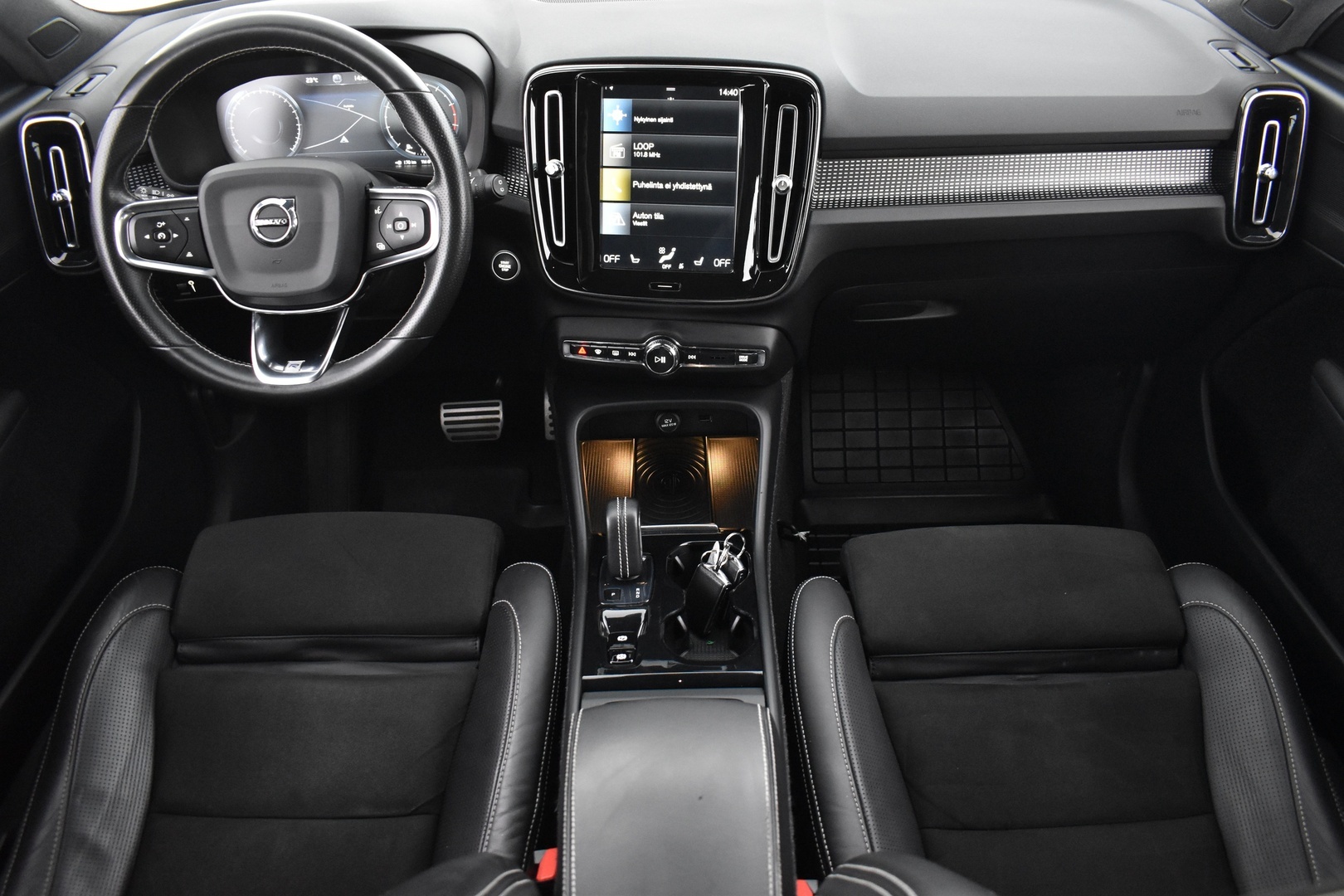 VOLVO XC40 2019
