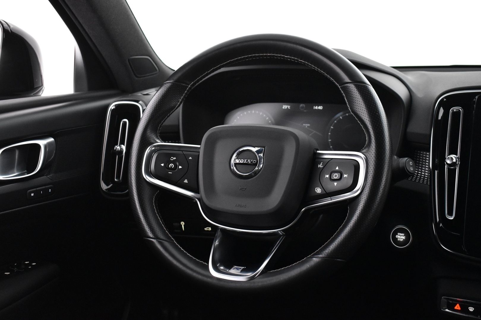 VOLVO XC40 2019