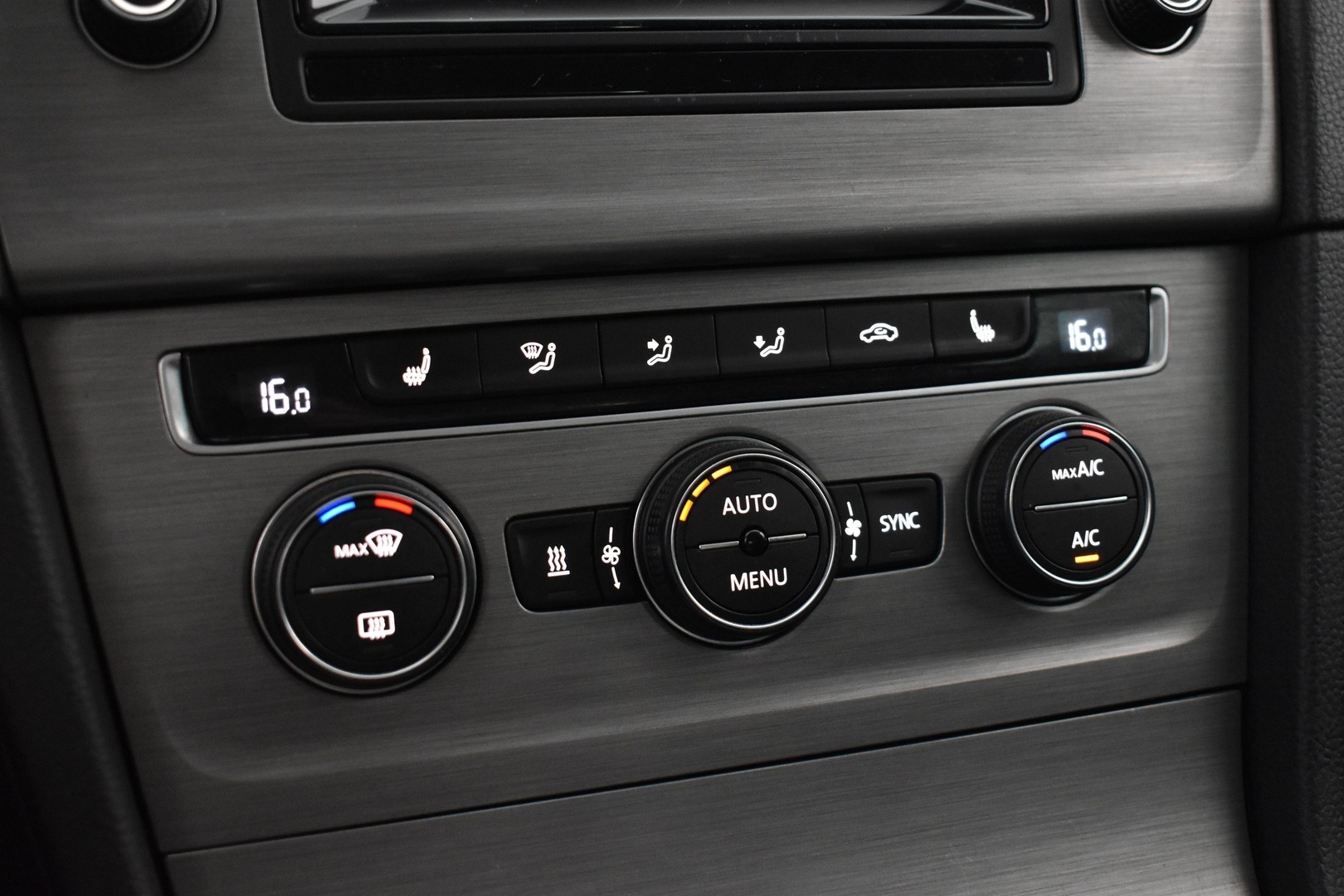 VOLKSWAGEN Golf 2015