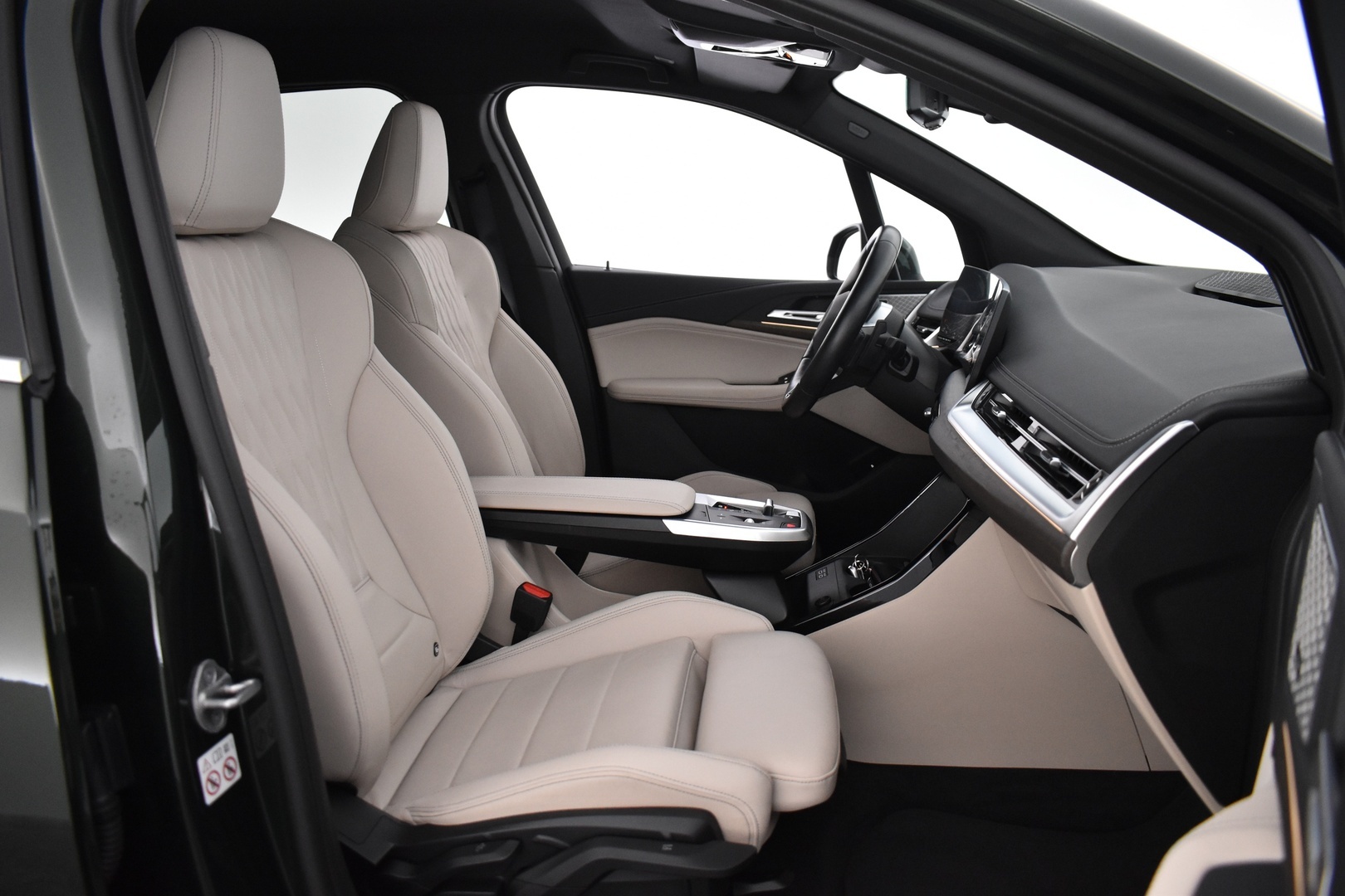 BMW 225 2023