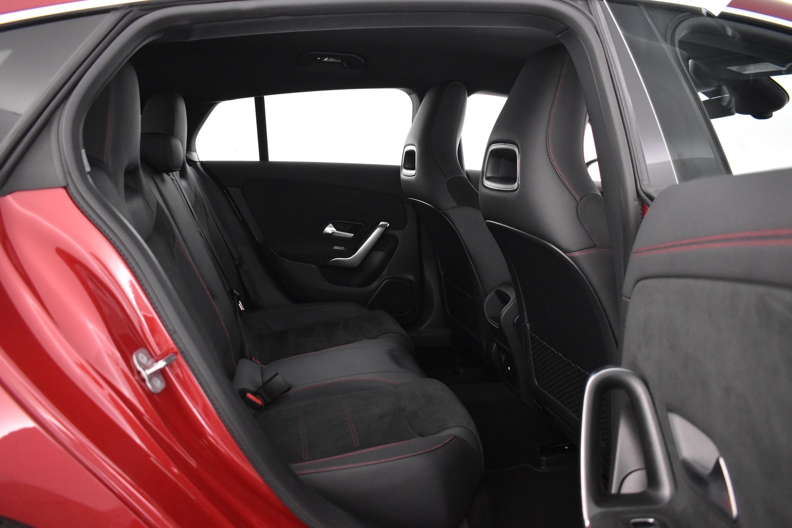 MERCEDES-BENZ CLA 2025