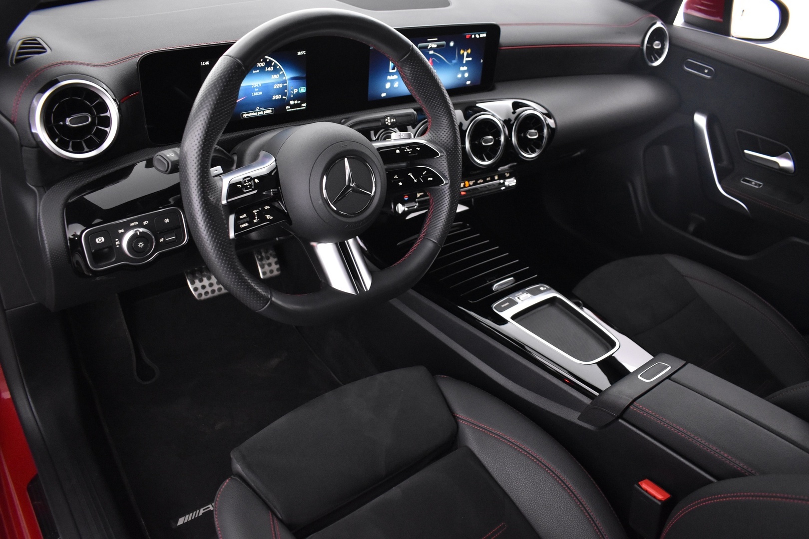 MERCEDES-BENZ CLA 2025