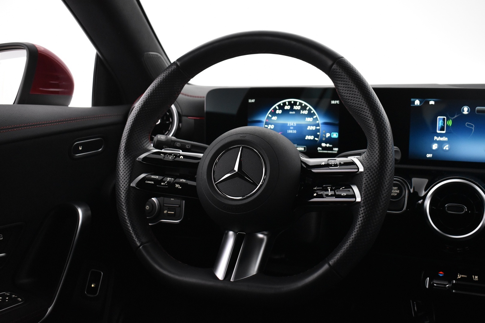 MERCEDES-BENZ CLA 2025