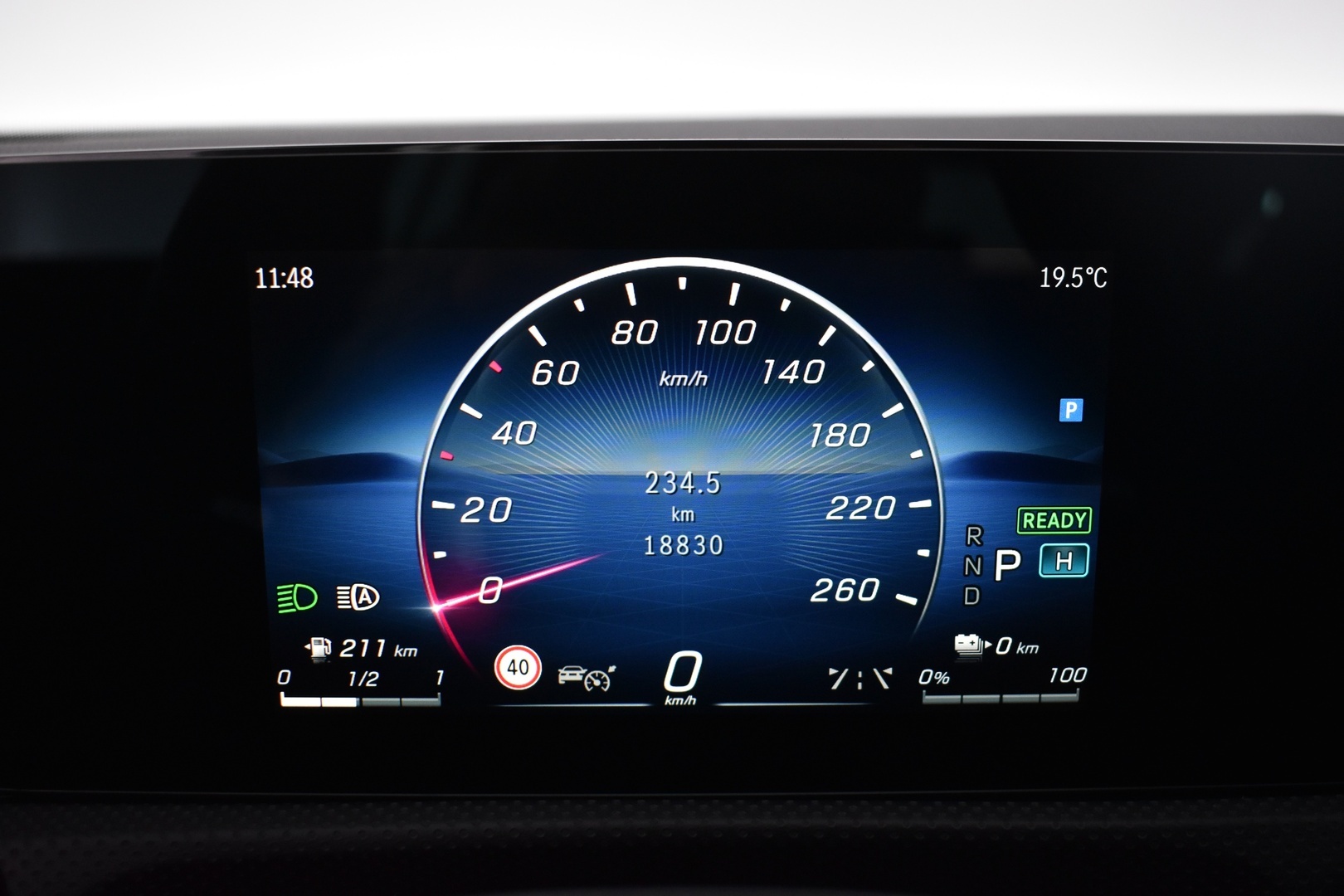 MERCEDES-BENZ CLA 2025