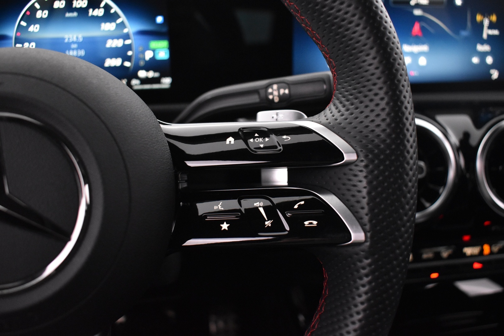 MERCEDES-BENZ CLA 2025