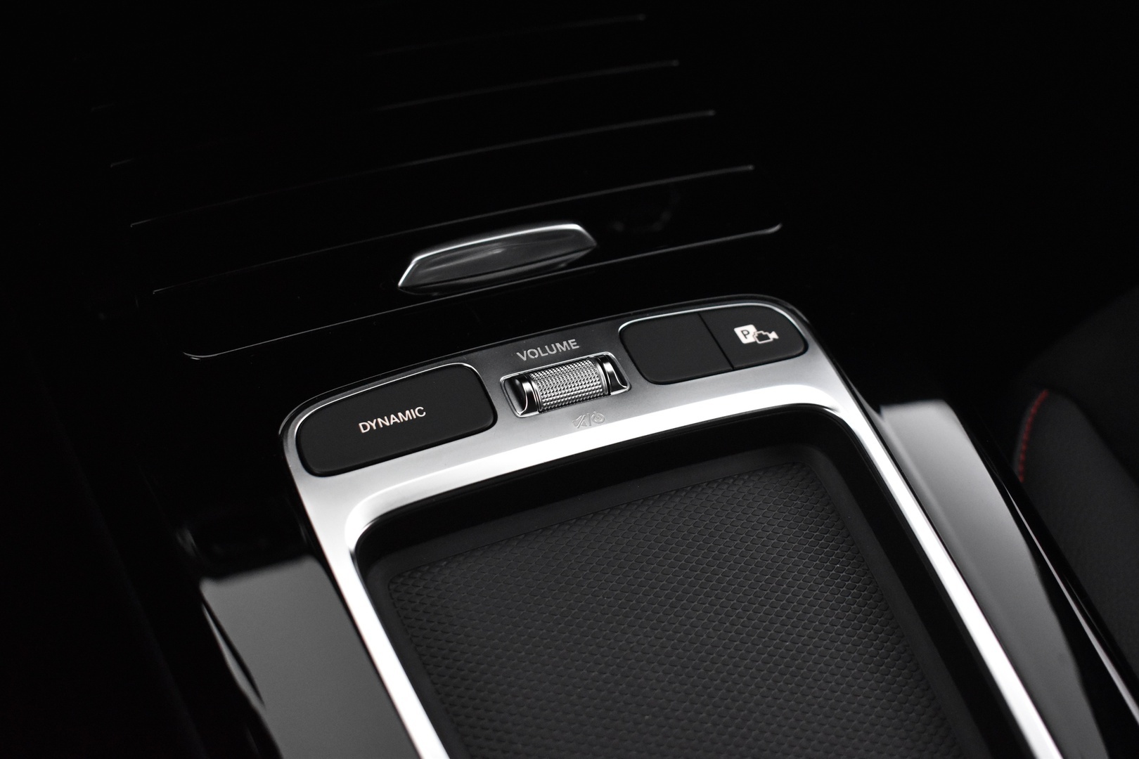 MERCEDES-BENZ CLA 2025