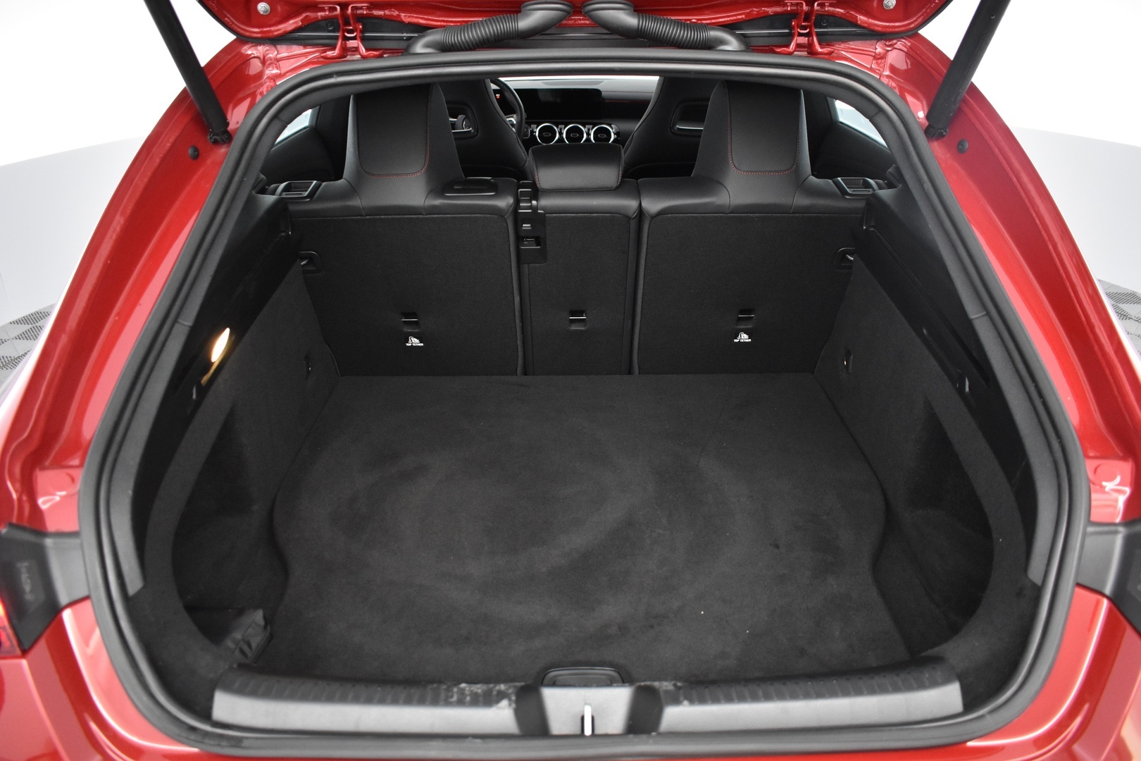 MERCEDES-BENZ CLA 2025