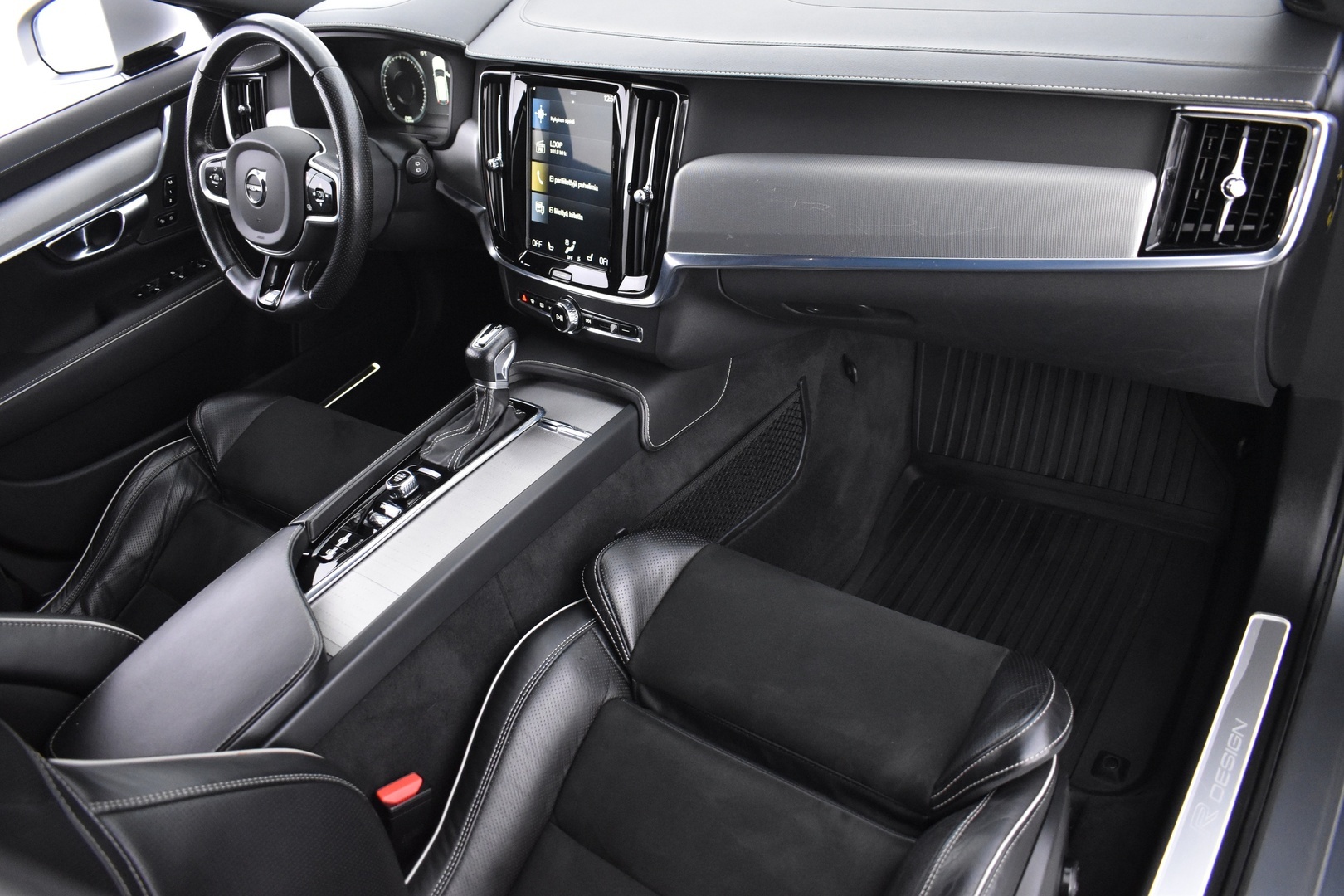 VOLVO V90 2019