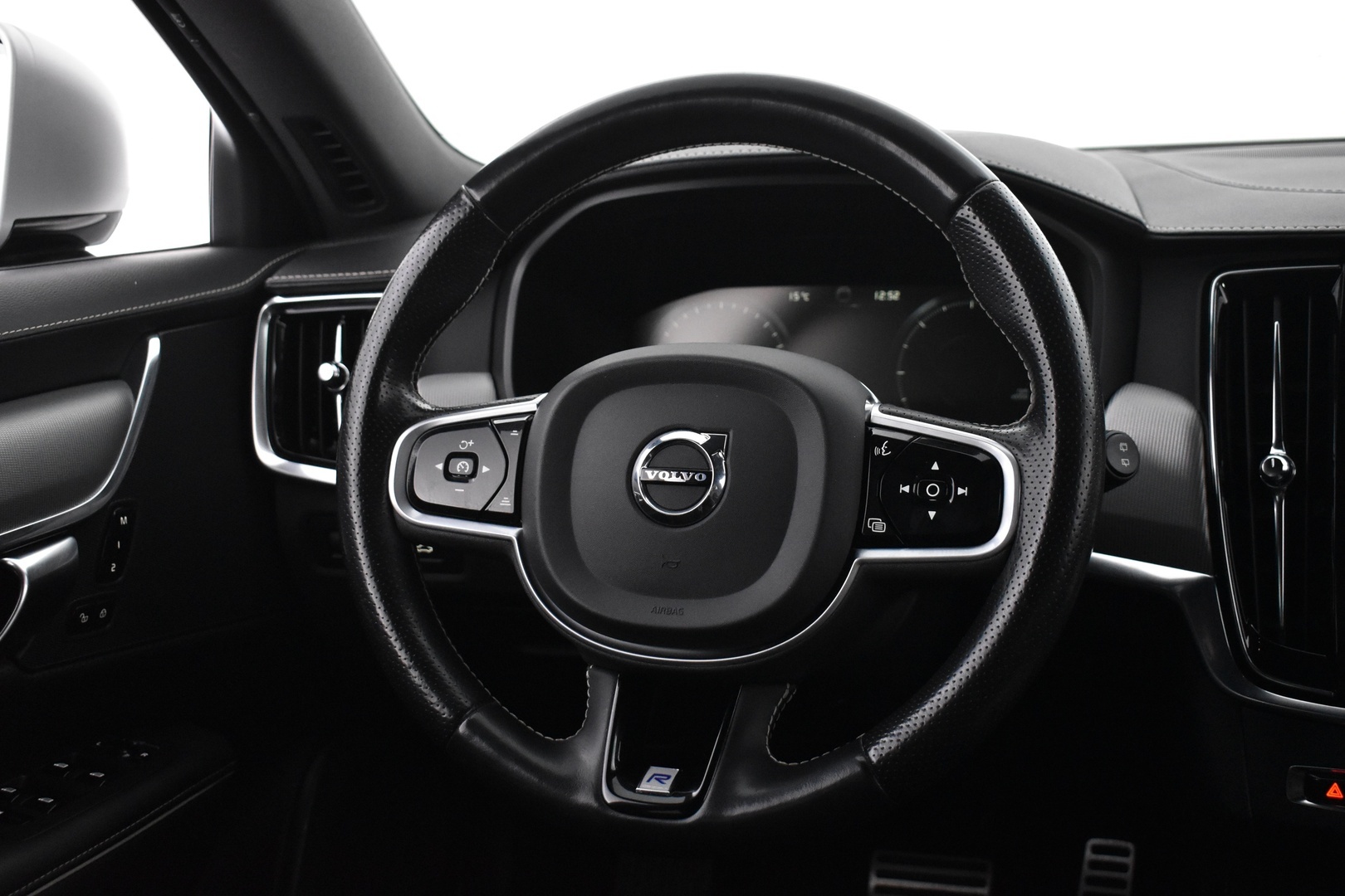 VOLVO V90 2019