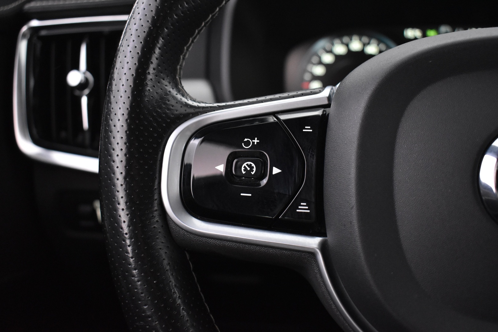 VOLVO V90 2019