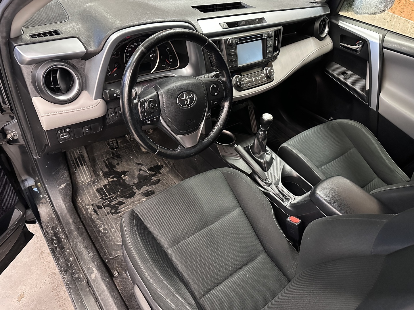 TOYOTA RAV4 2015