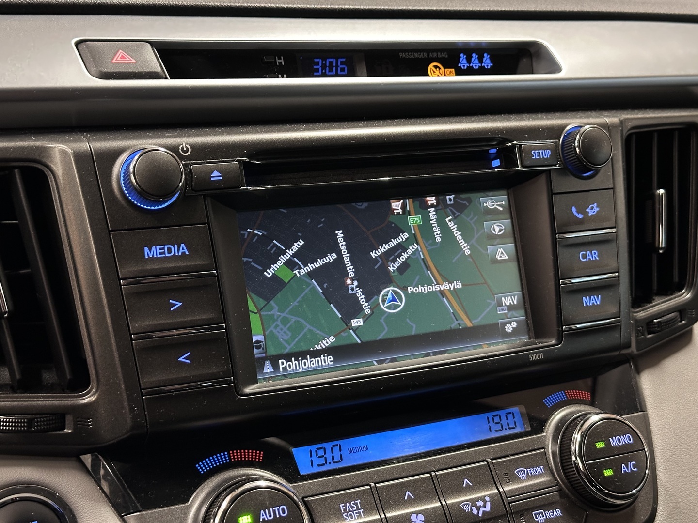 TOYOTA RAV4 2015
