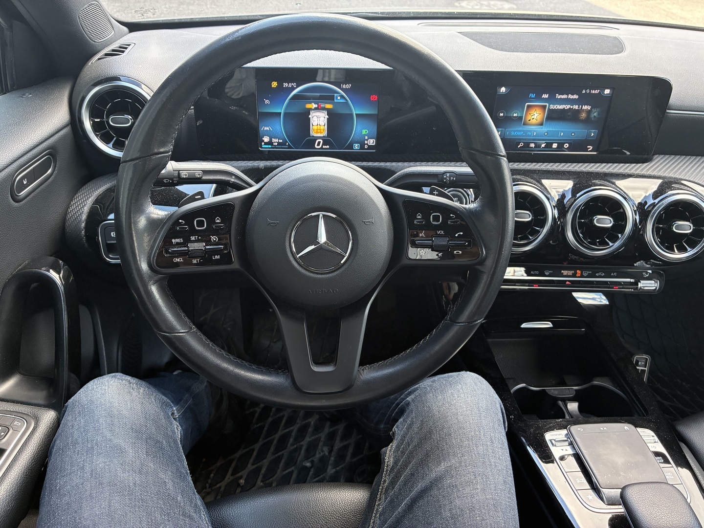 MERCEDES-BENZ A 2019