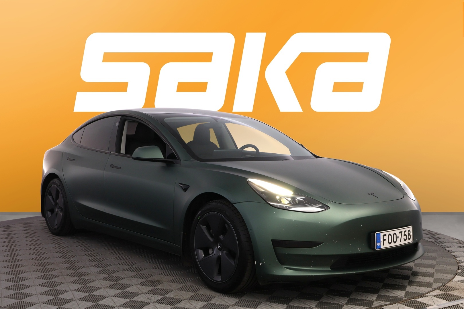 TESLA Model 3 2021