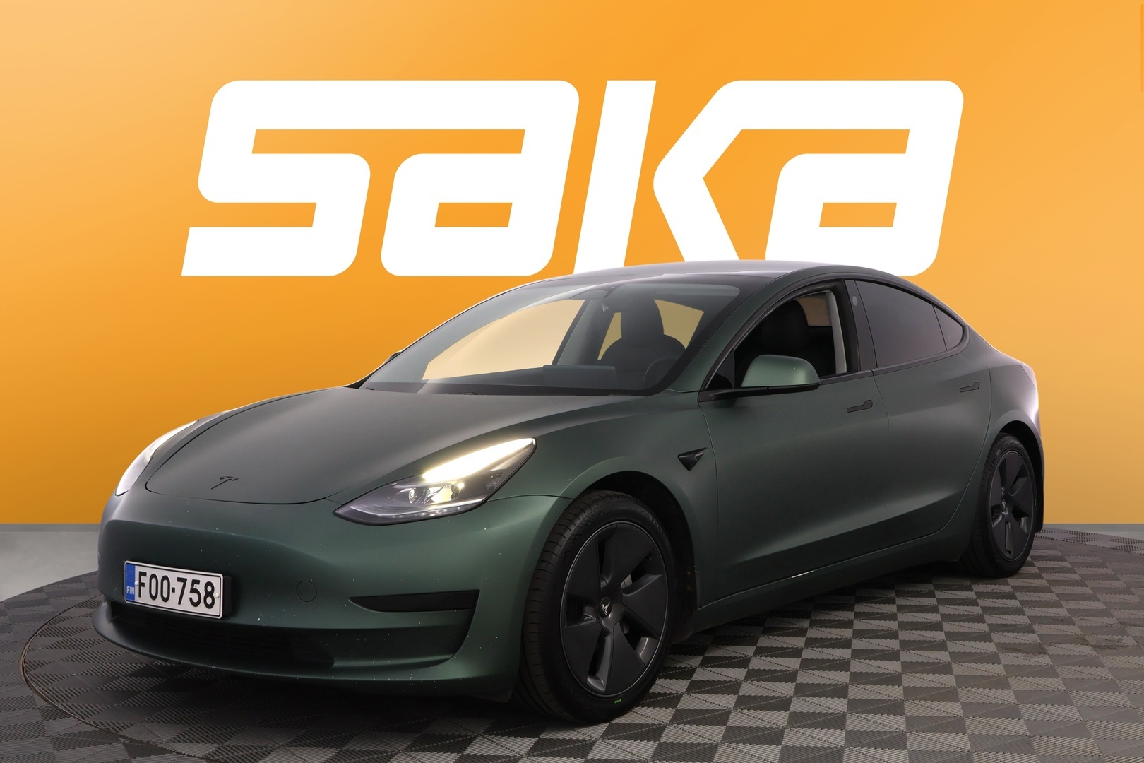 TESLA Model 3 2021