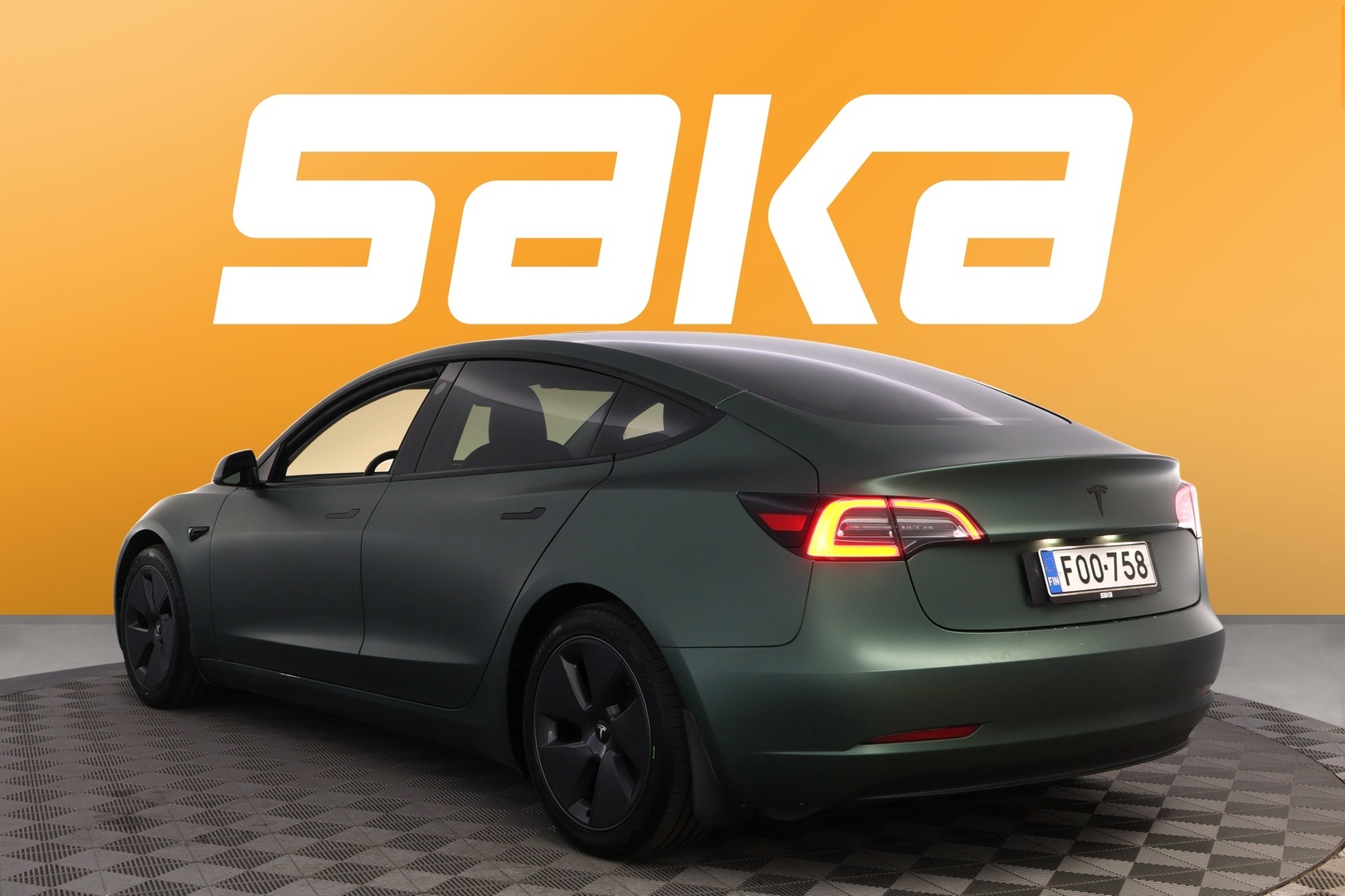 TESLA Model 3 2021