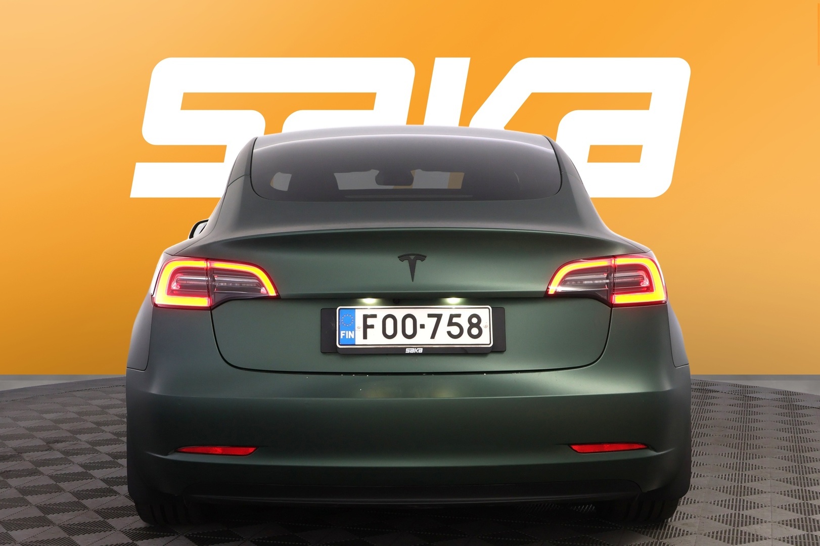 TESLA Model 3 2021