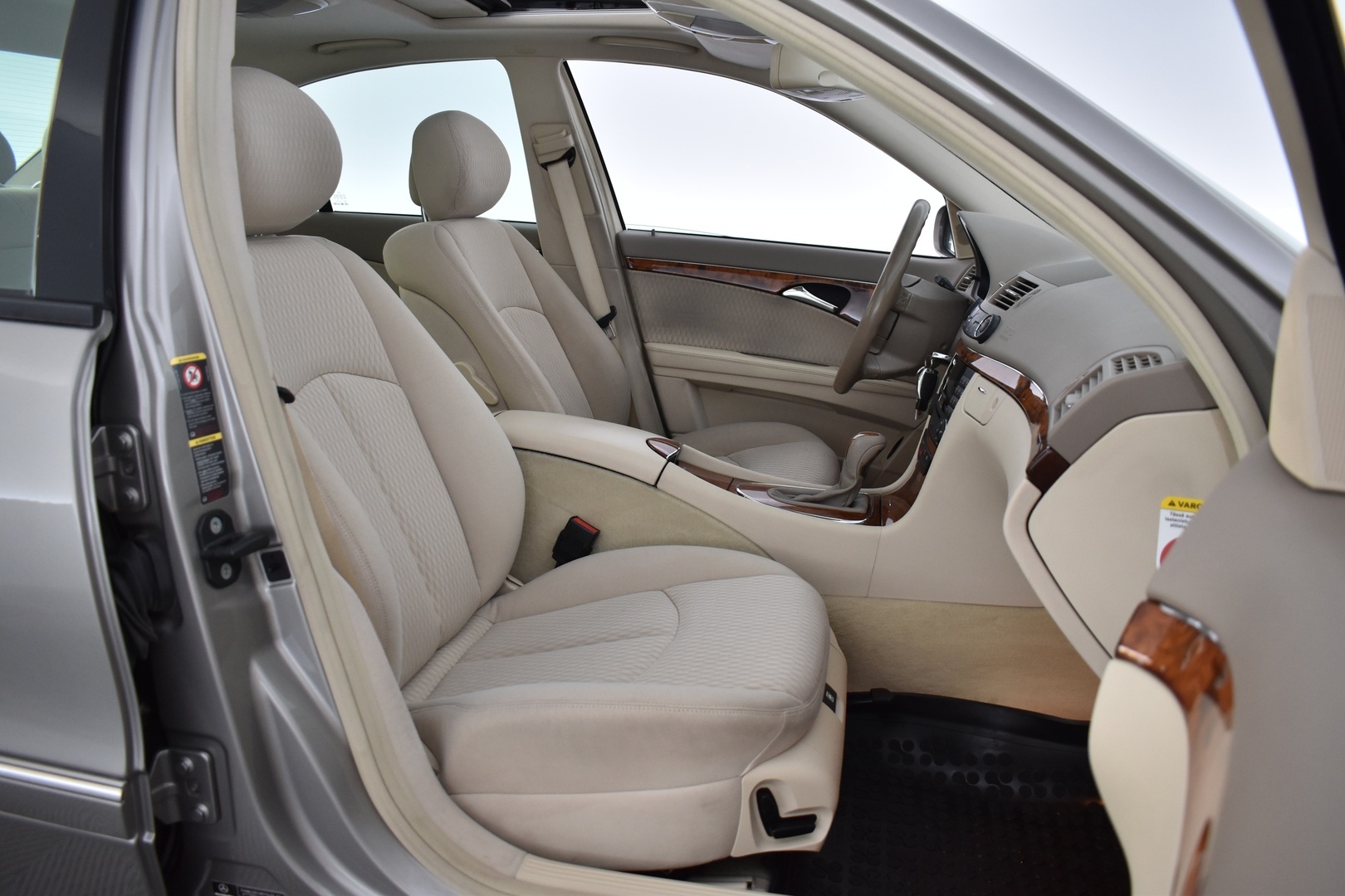 MERCEDES-BENZ E 2006