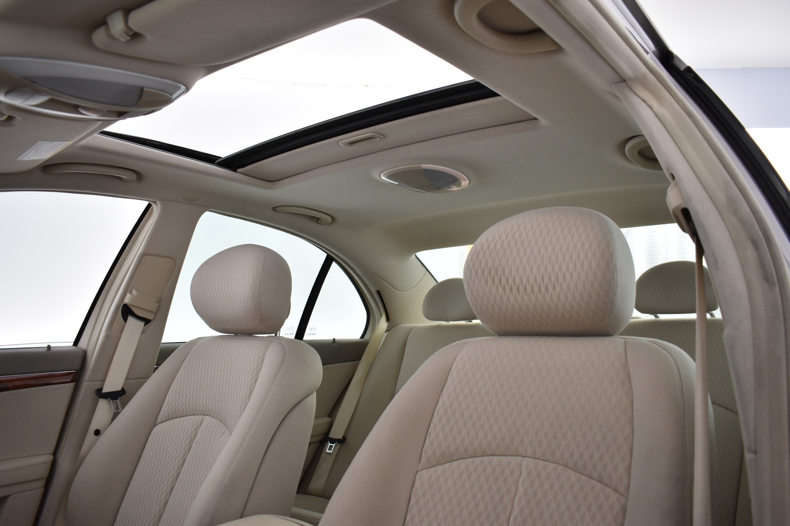 MERCEDES-BENZ E 2006