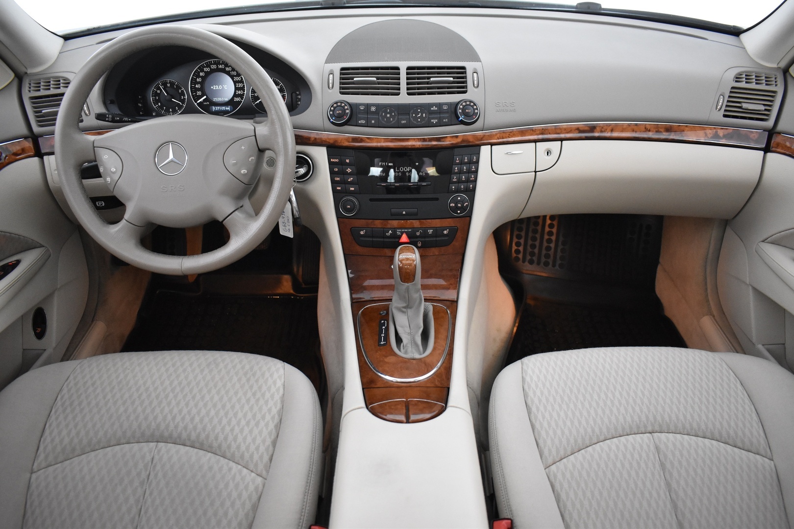 MERCEDES-BENZ E 2006