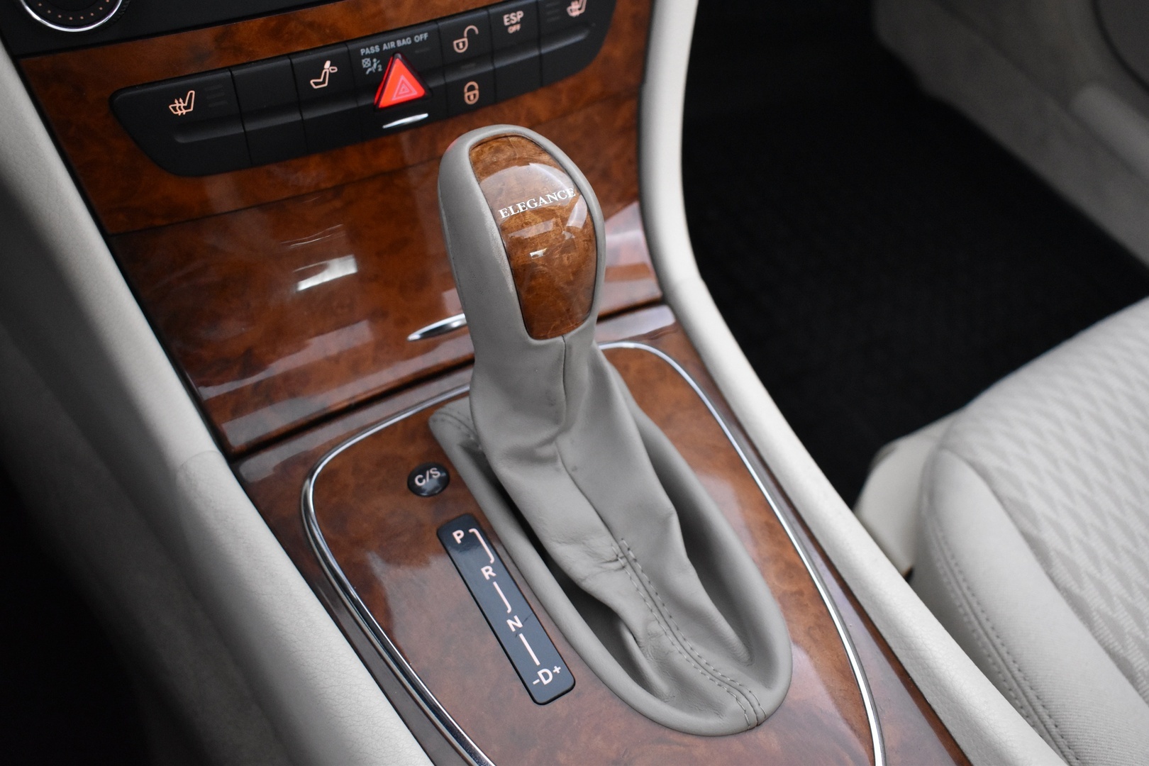 MERCEDES-BENZ E 2006