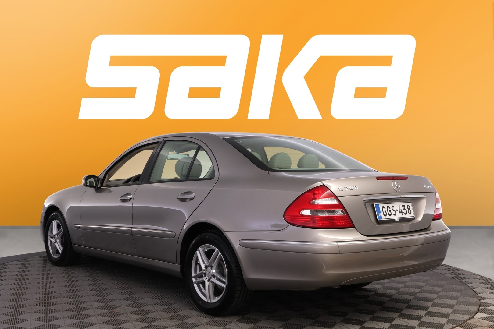 MERCEDES-BENZ E 2006