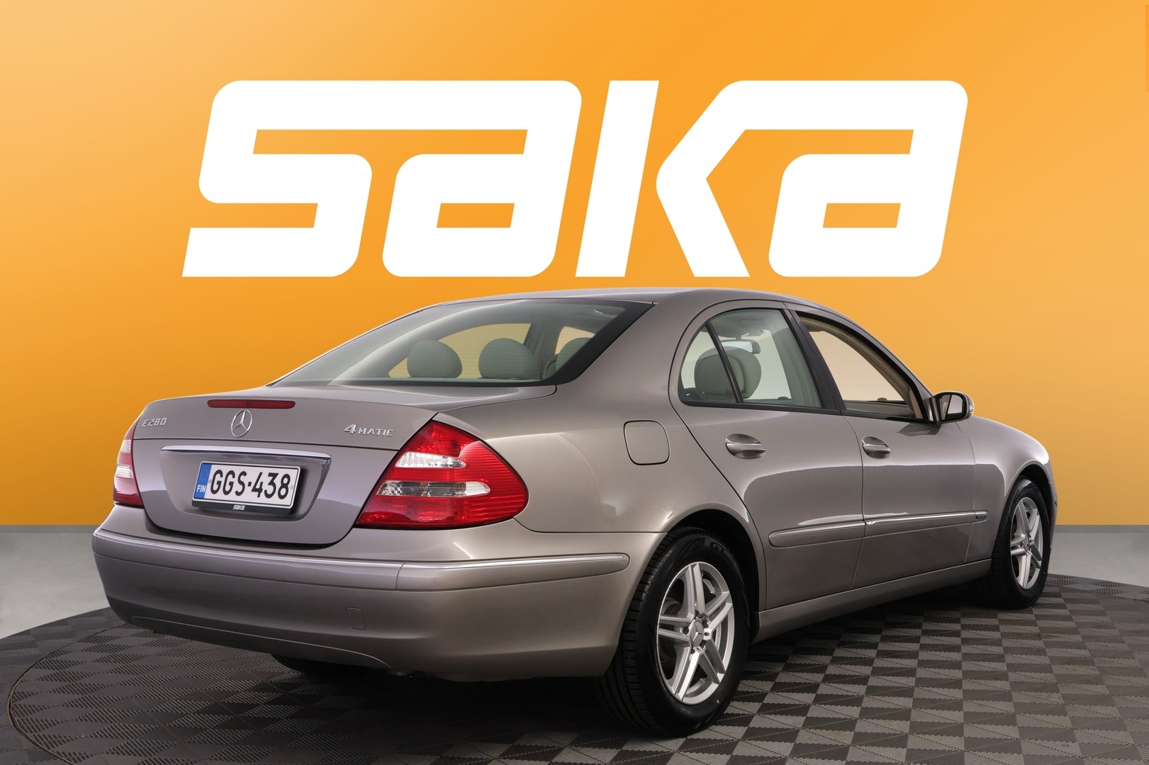 MERCEDES-BENZ E 2006