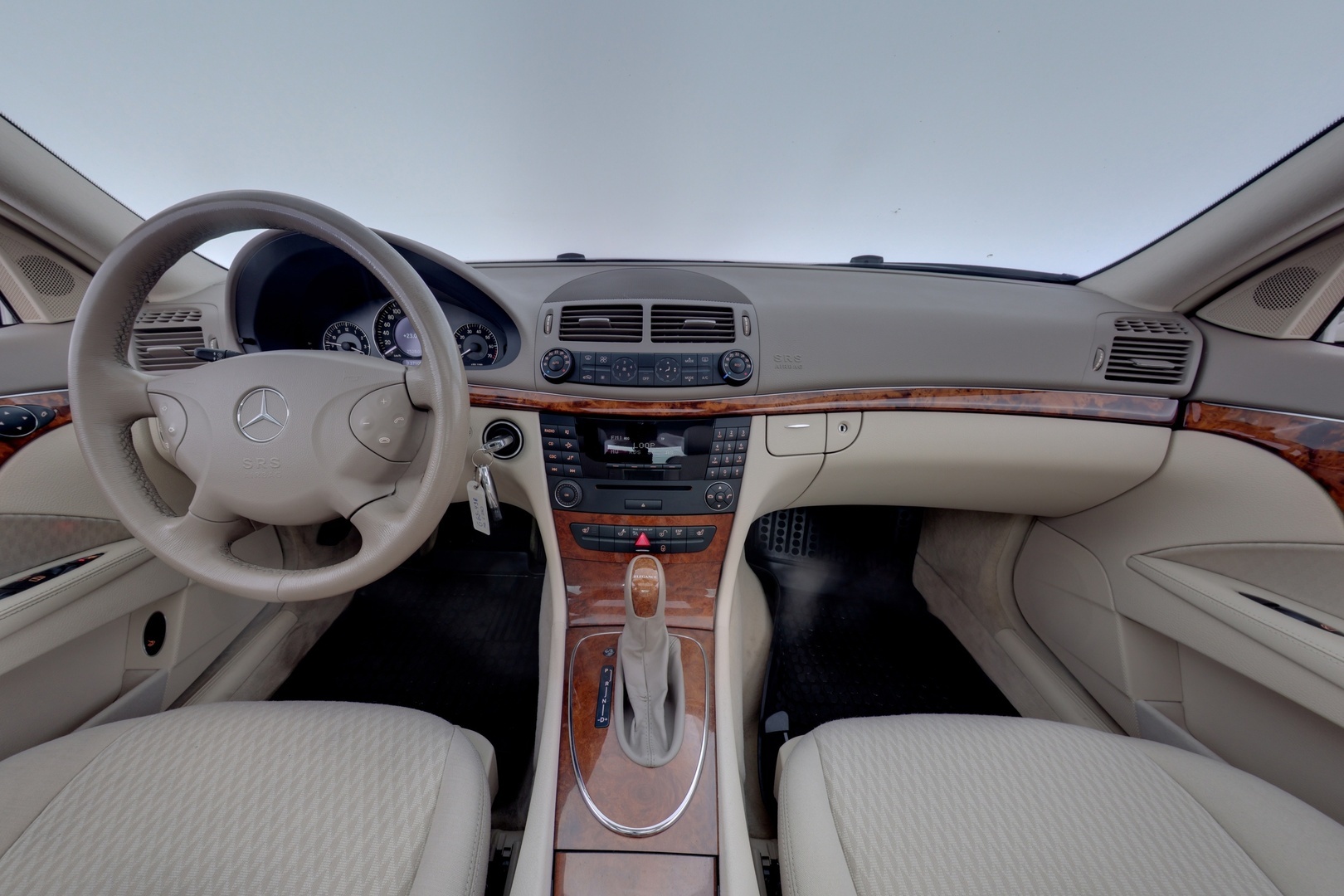 MERCEDES-BENZ E 2006