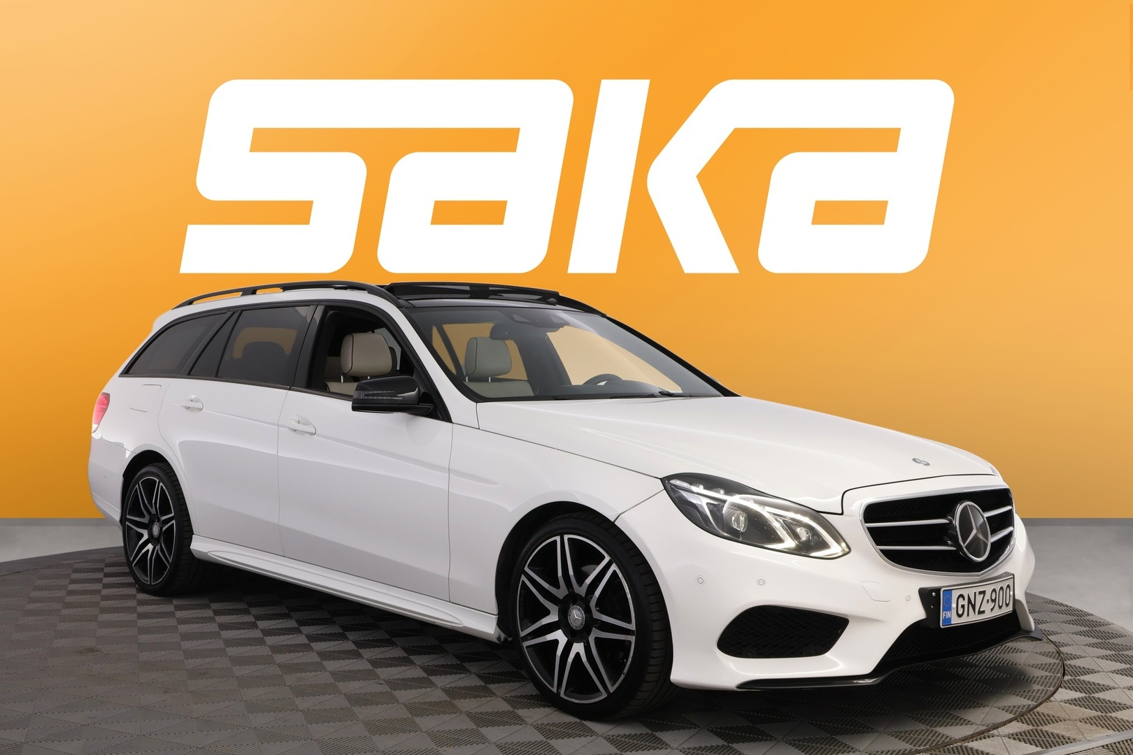 MERCEDES-BENZ E 2015