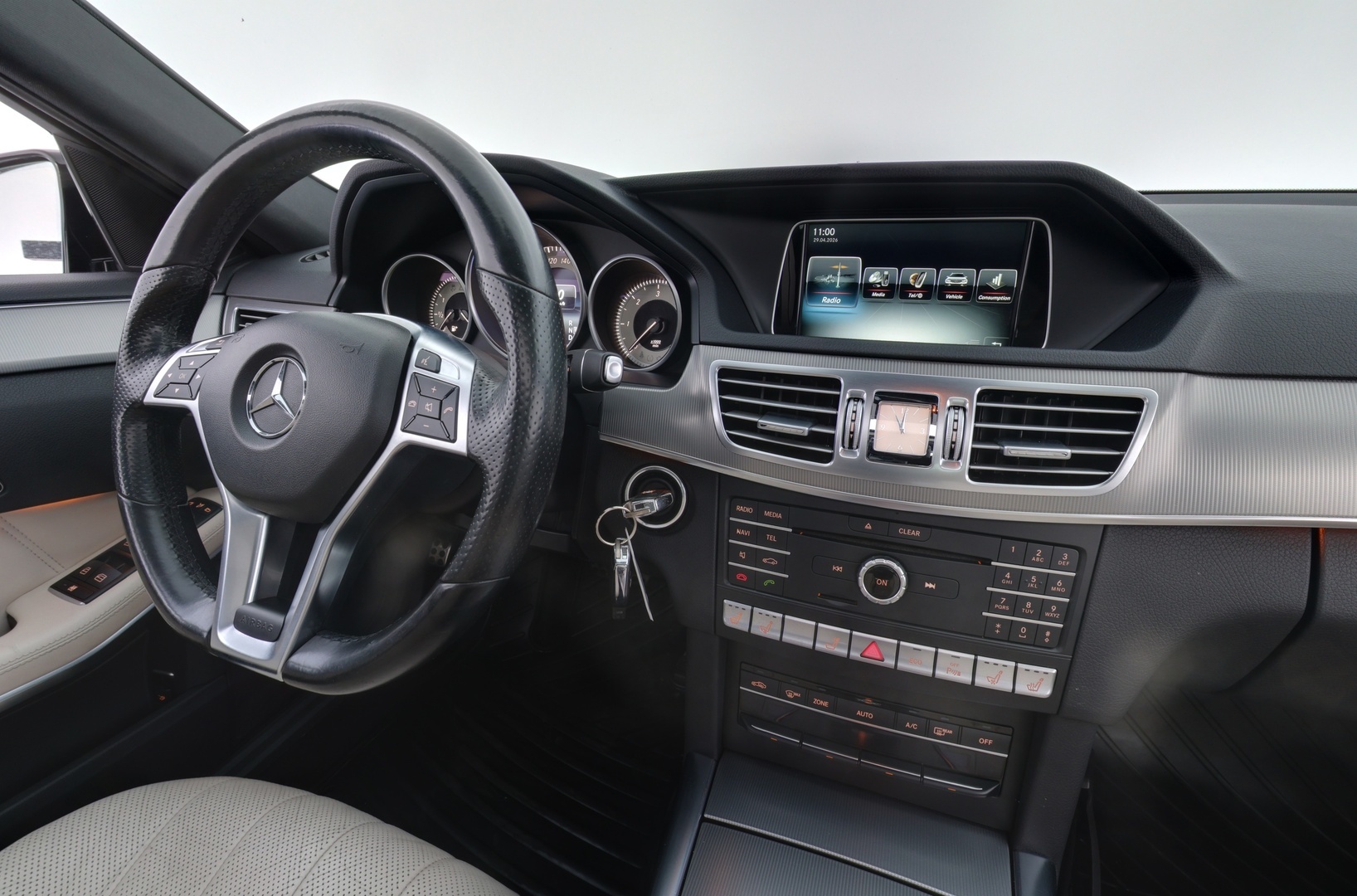 MERCEDES-BENZ E 2015