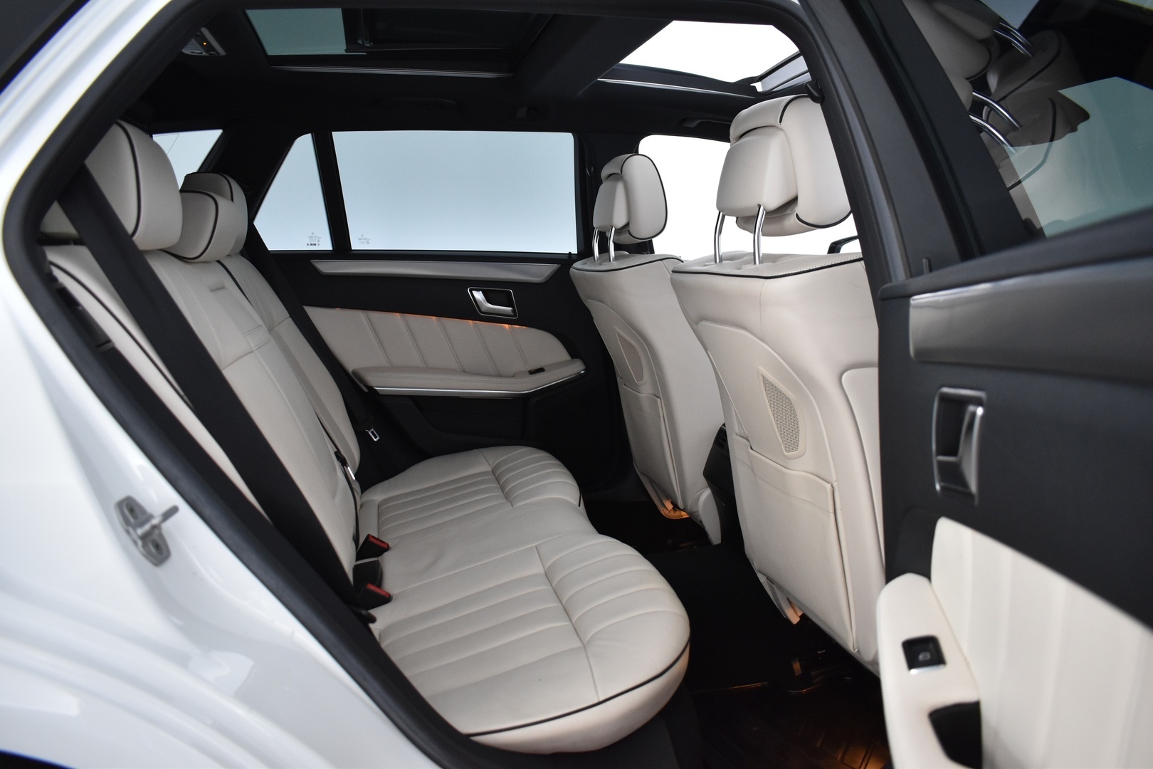 MERCEDES-BENZ E 2015