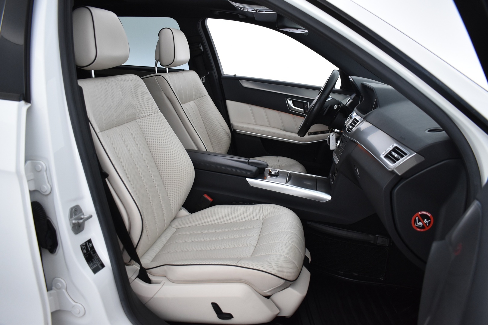 MERCEDES-BENZ E 2015