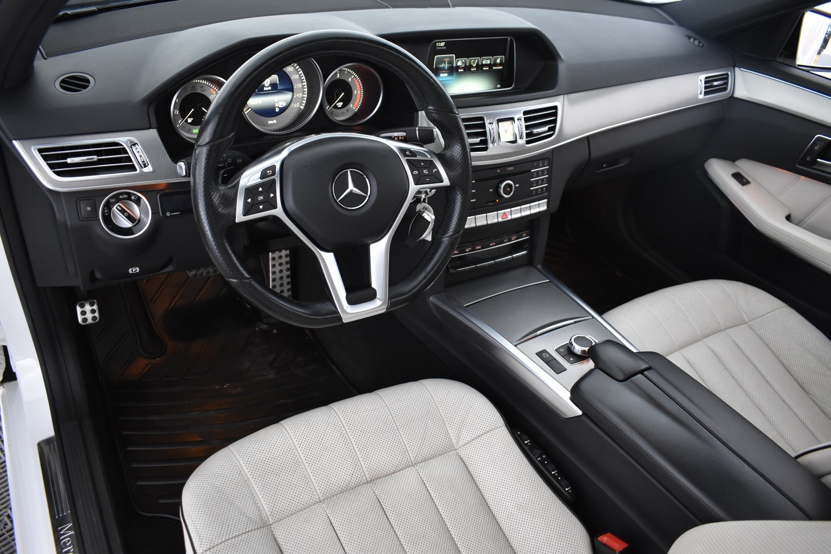 MERCEDES-BENZ E 2015