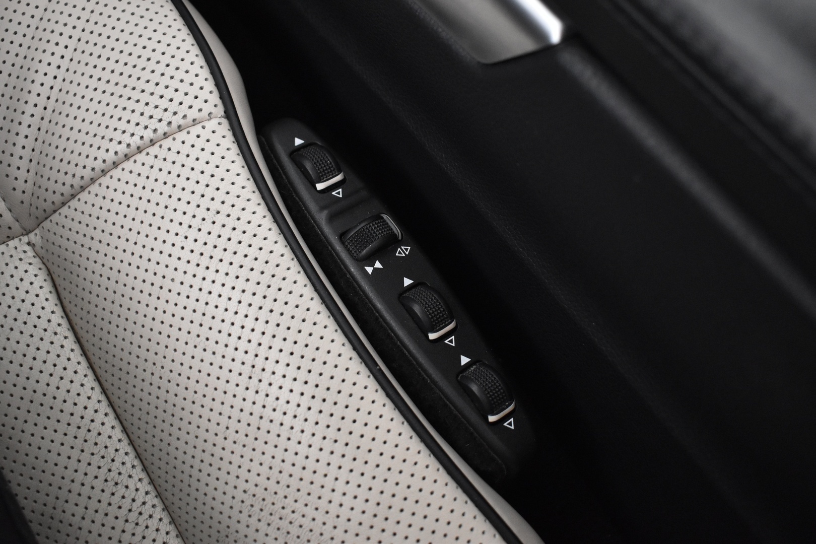 MERCEDES-BENZ E 2015