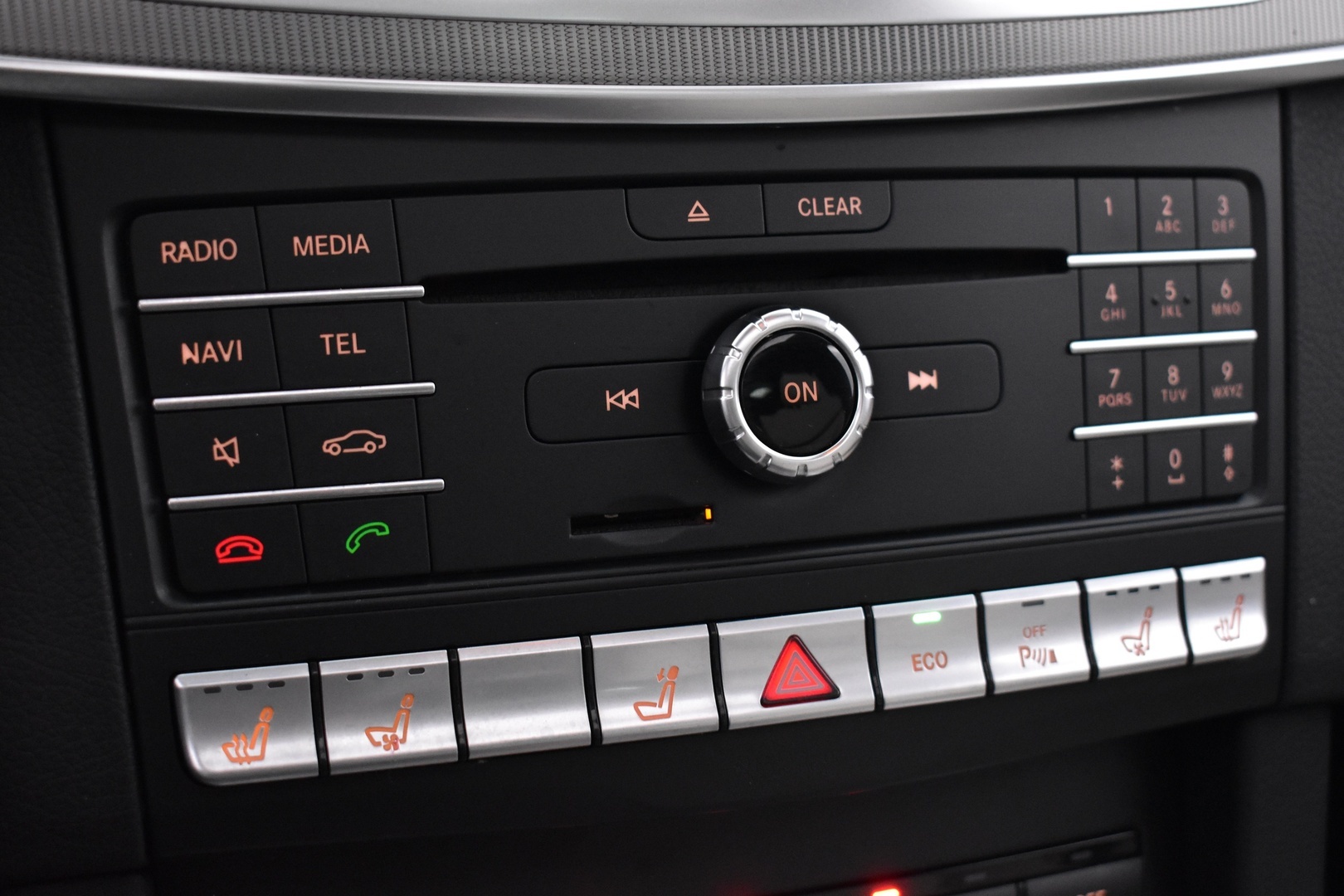 MERCEDES-BENZ E 2015