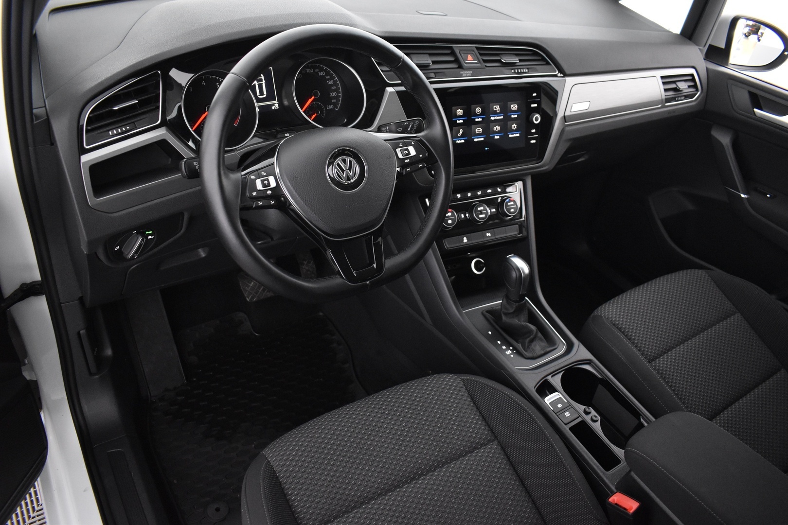 VOLKSWAGEN Touran 2020