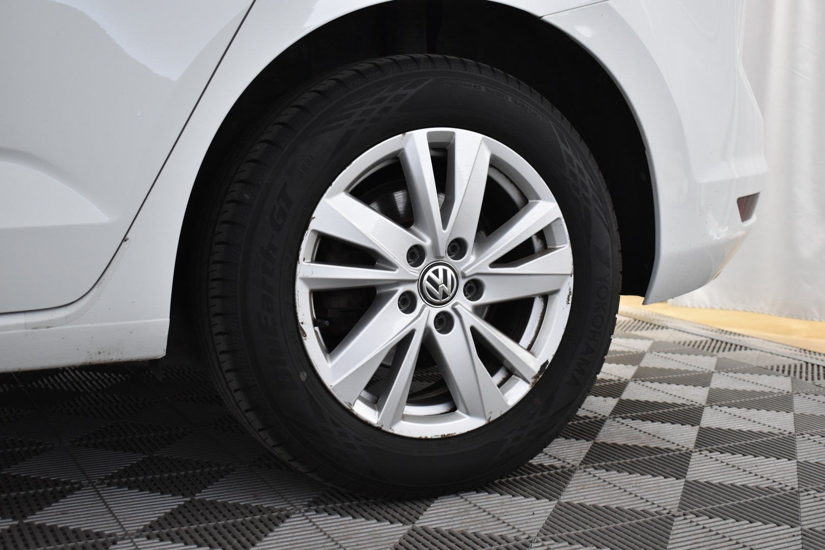 VOLKSWAGEN Touran 2020