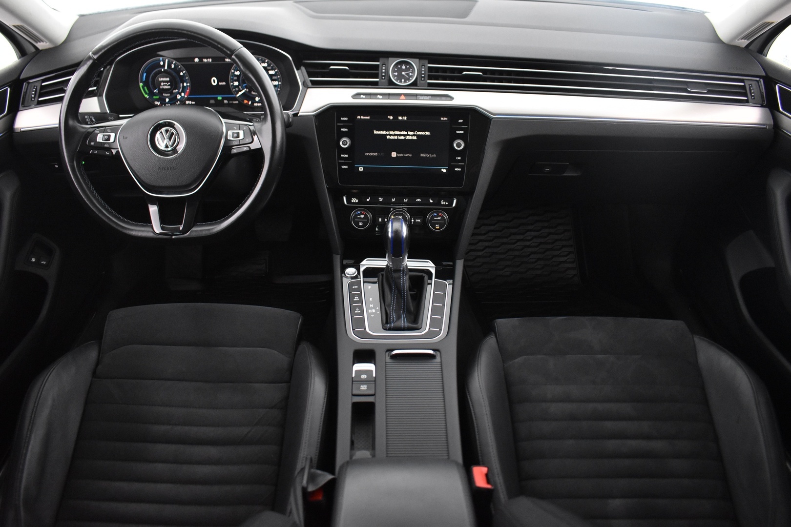 VOLKSWAGEN Passat 2018