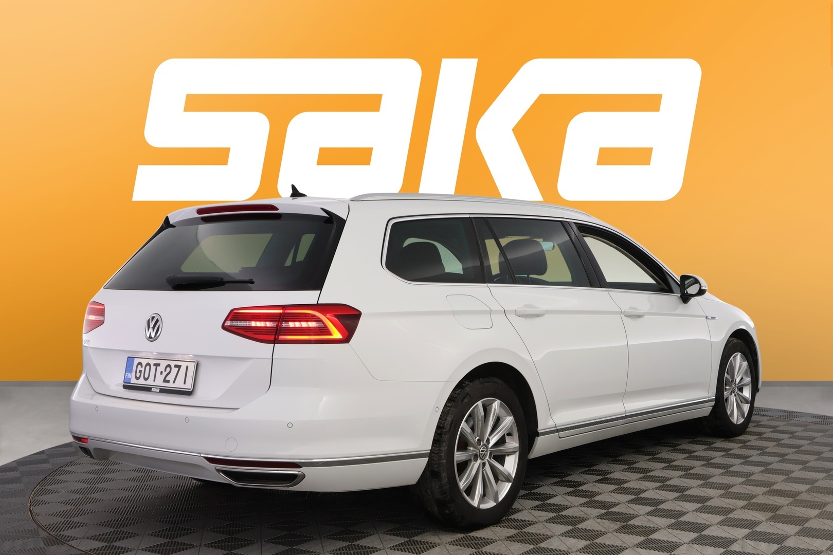 VOLKSWAGEN Passat 2018