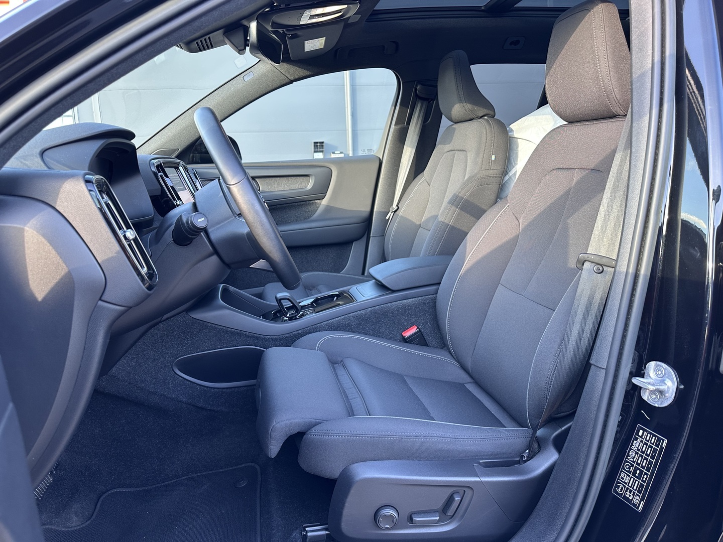 VOLVO XC40 2023