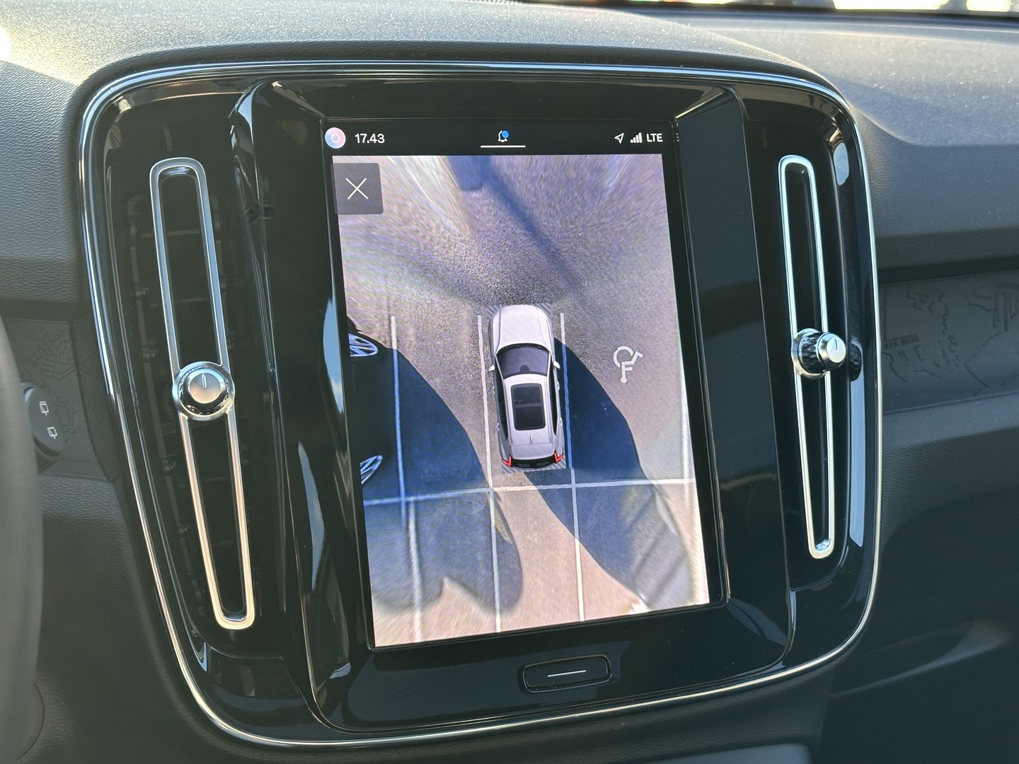 VOLVO XC40 2023