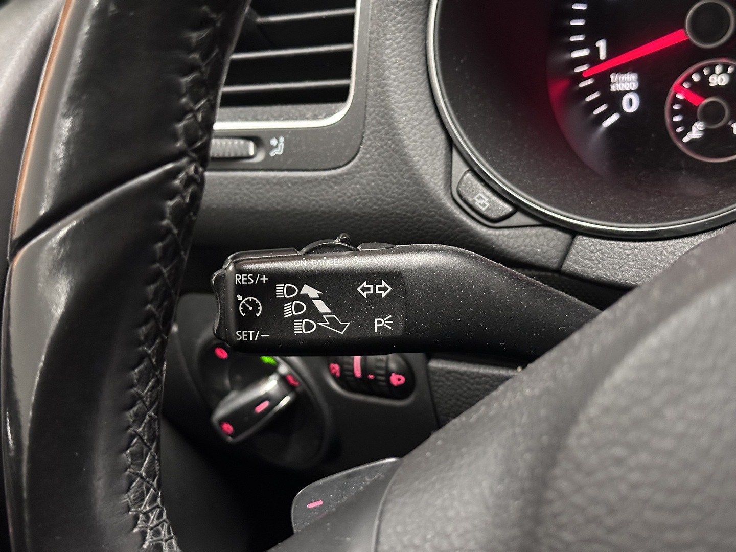 VOLKSWAGEN Golf 2009