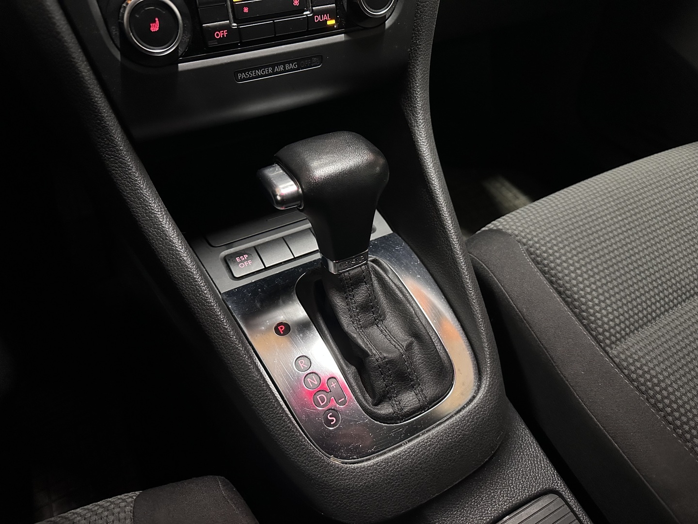 VOLKSWAGEN Golf 2009